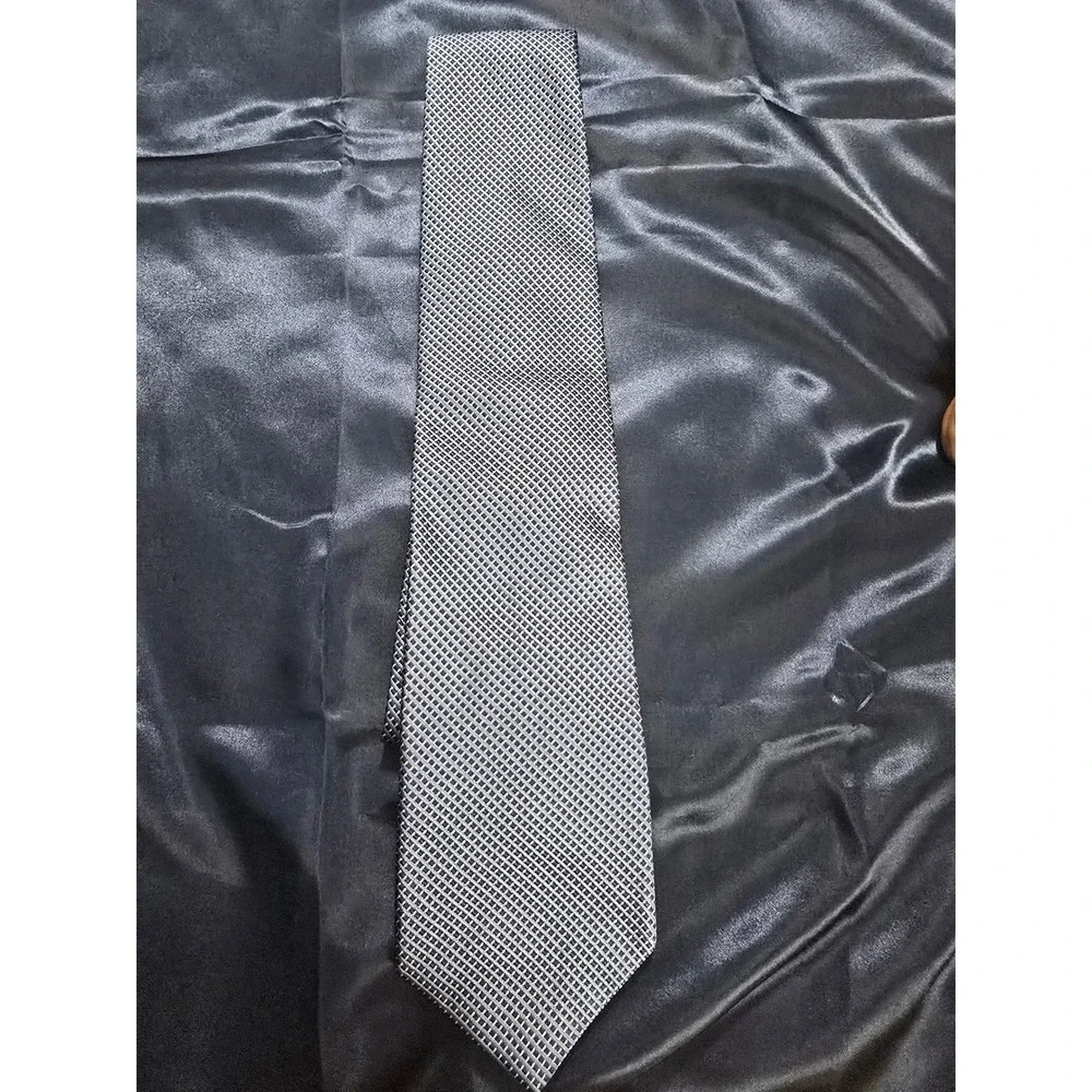 Brooks Brothers 346 Mens Blue White Micro Check Pure Silk Necktie Made in USA